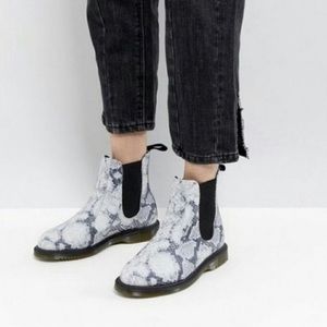 dr martens flora leopard